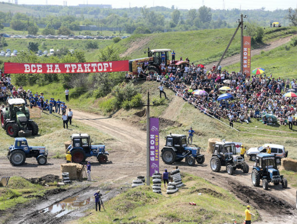 В Ростове пройдут единственные в России гонки на тракторах «Бизон-Трек-Шоу»